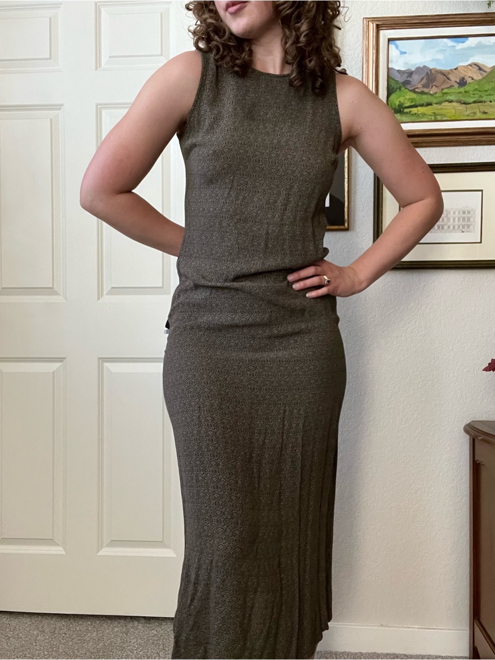 Sleeveless Olive Green Midi Dress - Women